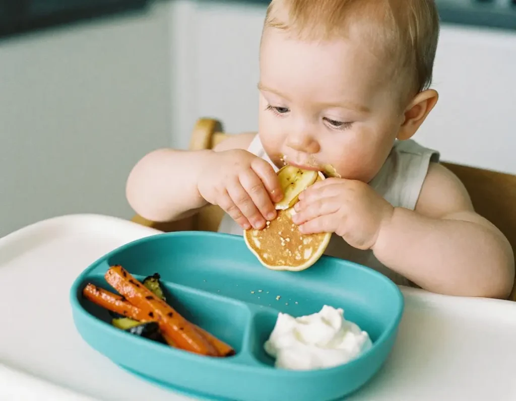 Low-sugar finger foods for babies learning to self-feed